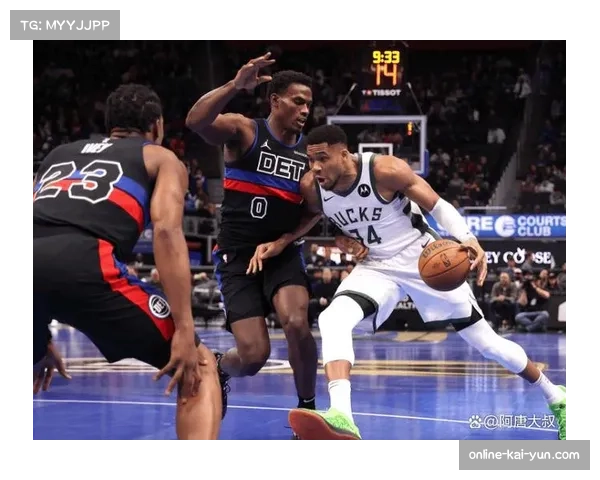 三球半场火力全开 10投6中砍下17分并贡献4抢断